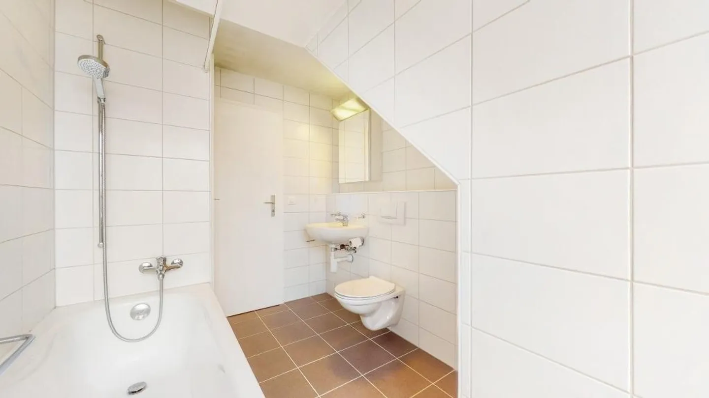 Appartement penthouse lumineux et moderne de 2,5 pièces - Photo 7 sur 9