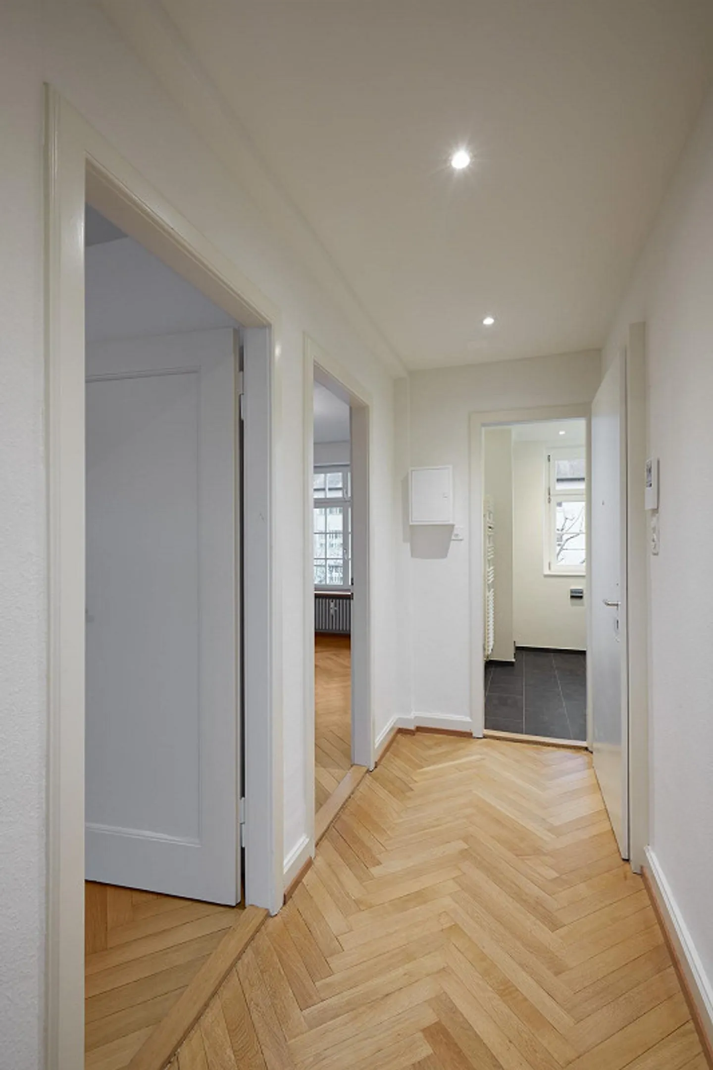 Stylish old building apartment in the Wettstein quarter - Photo 2 of 7