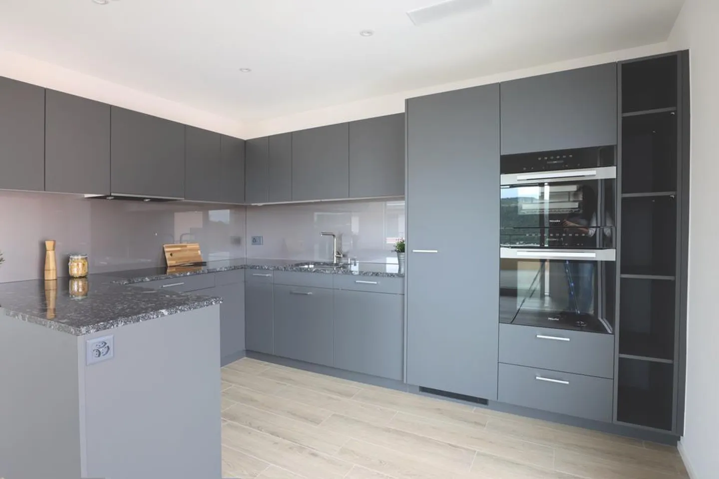 Vivere in una posizione tranquilla con lavanderia privata - Foto 1 di 8