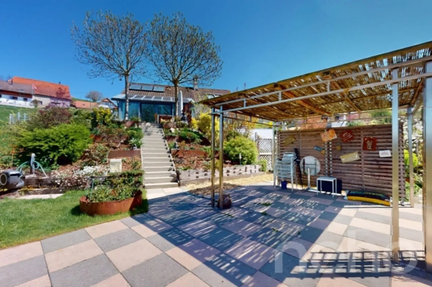 Single-family house with a separate apartment in Oleyres - Photo 11 of 13