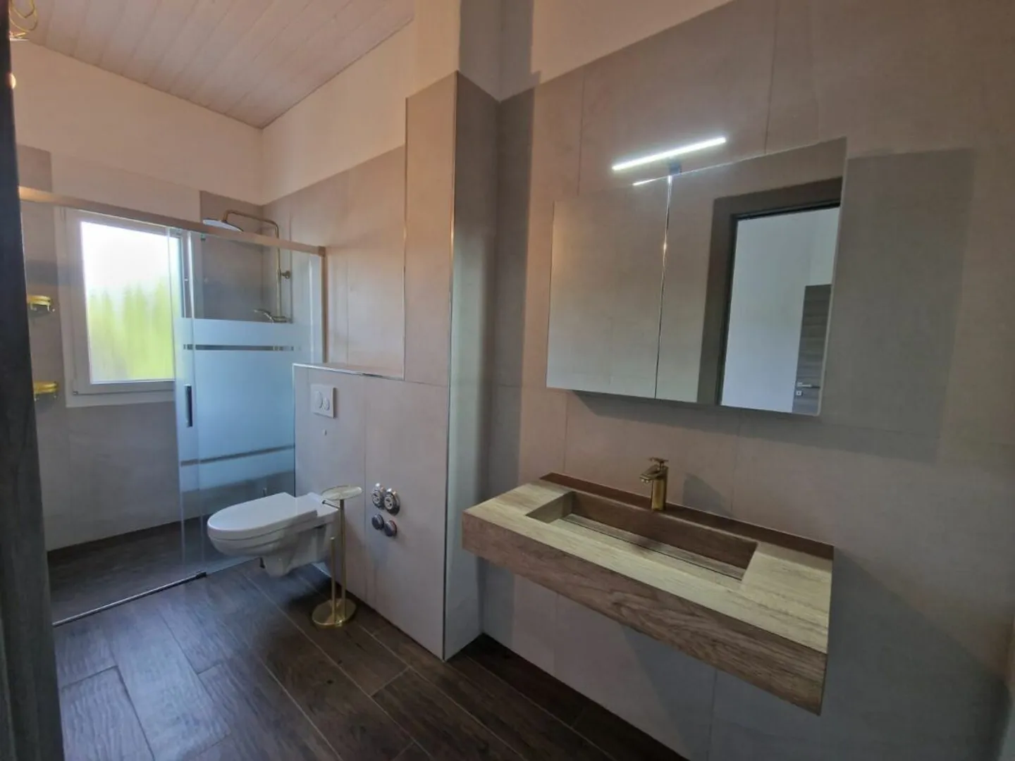 BRIGHT, HIGH-END, PENTHOUSE - Photo 9 of 10