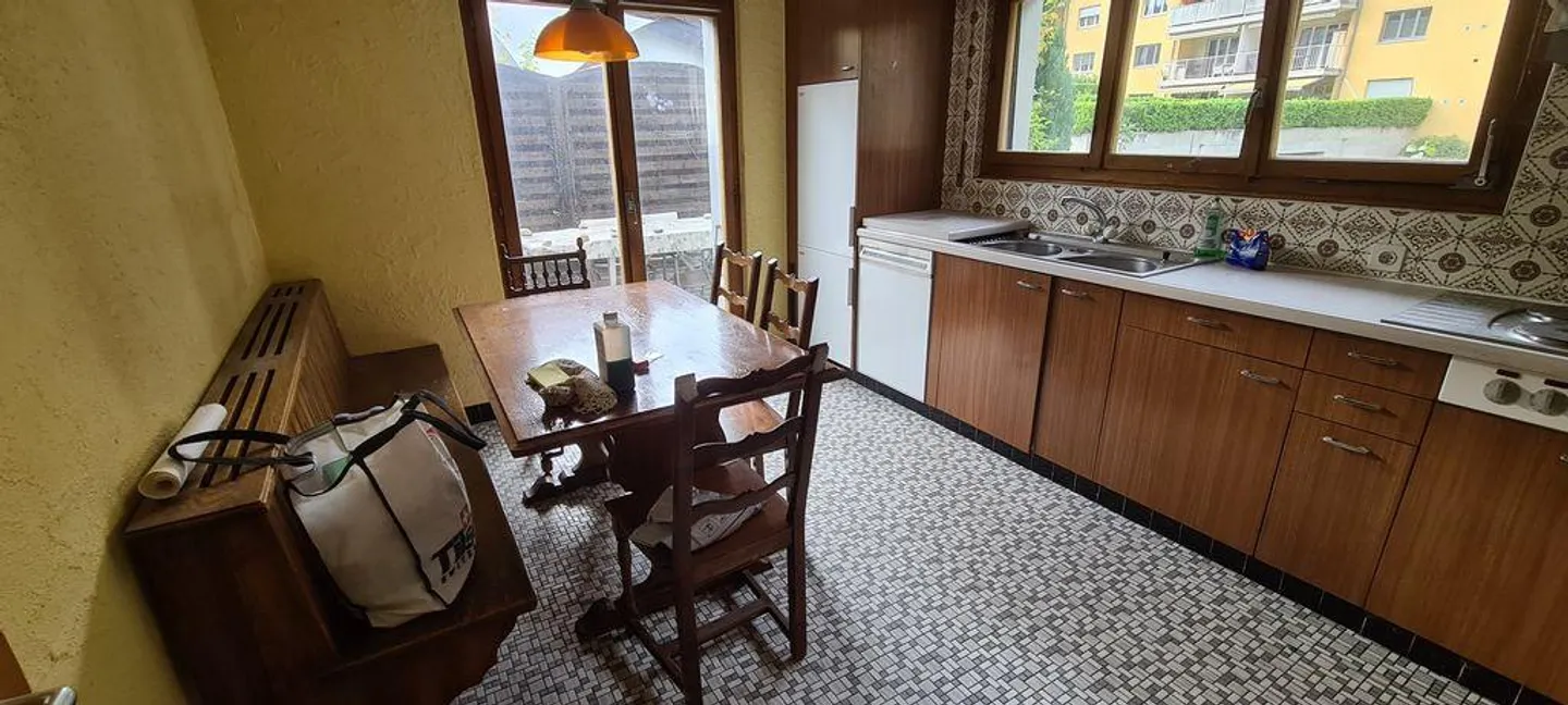 „Fully, Schönes Einfamilienhaus 5,5 Zimmer zu renovieren + Keller“ - Foto 3 von 10