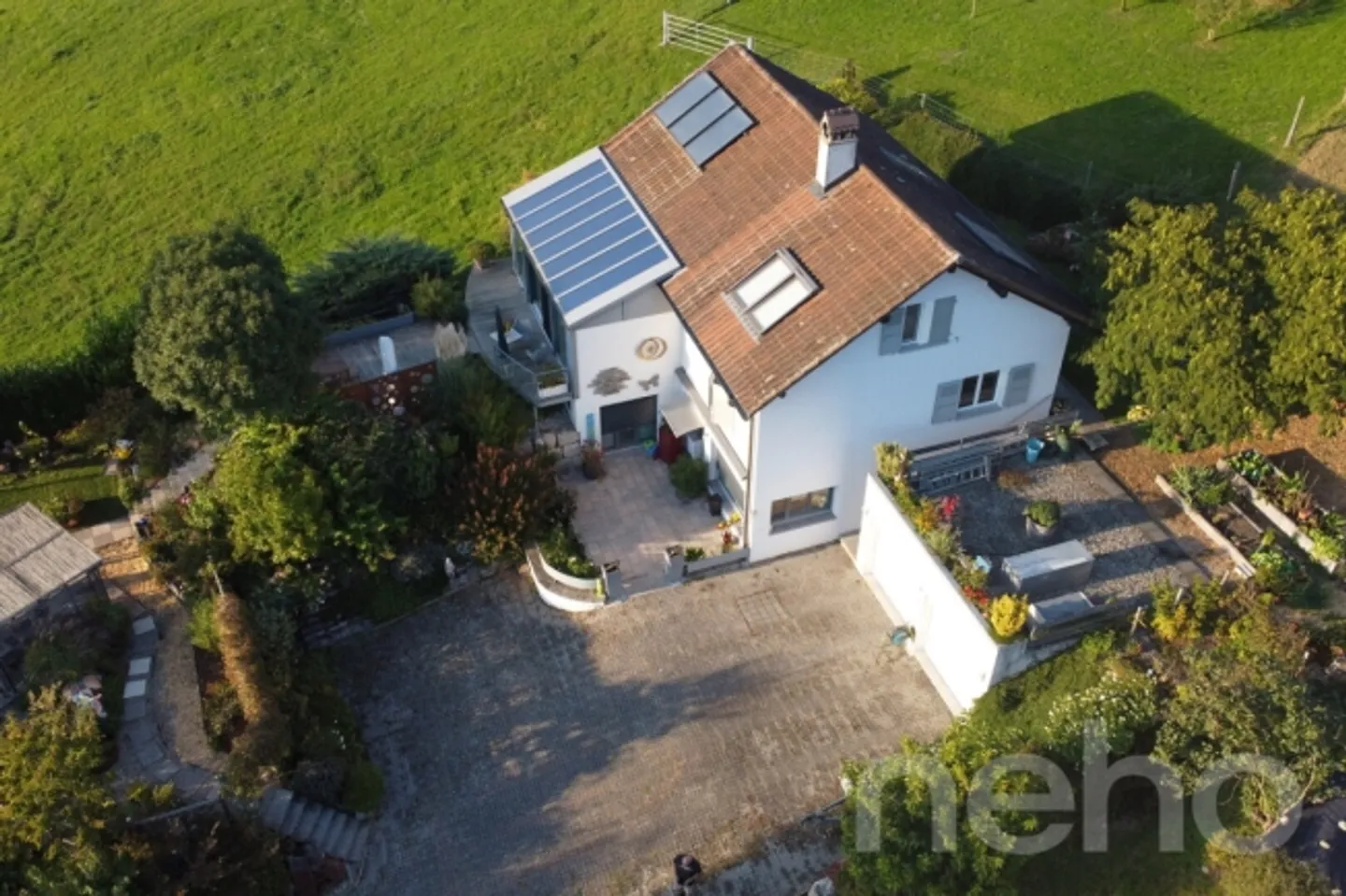 Single-family house with a separate apartment in Oleyres - Photo 12 of 13