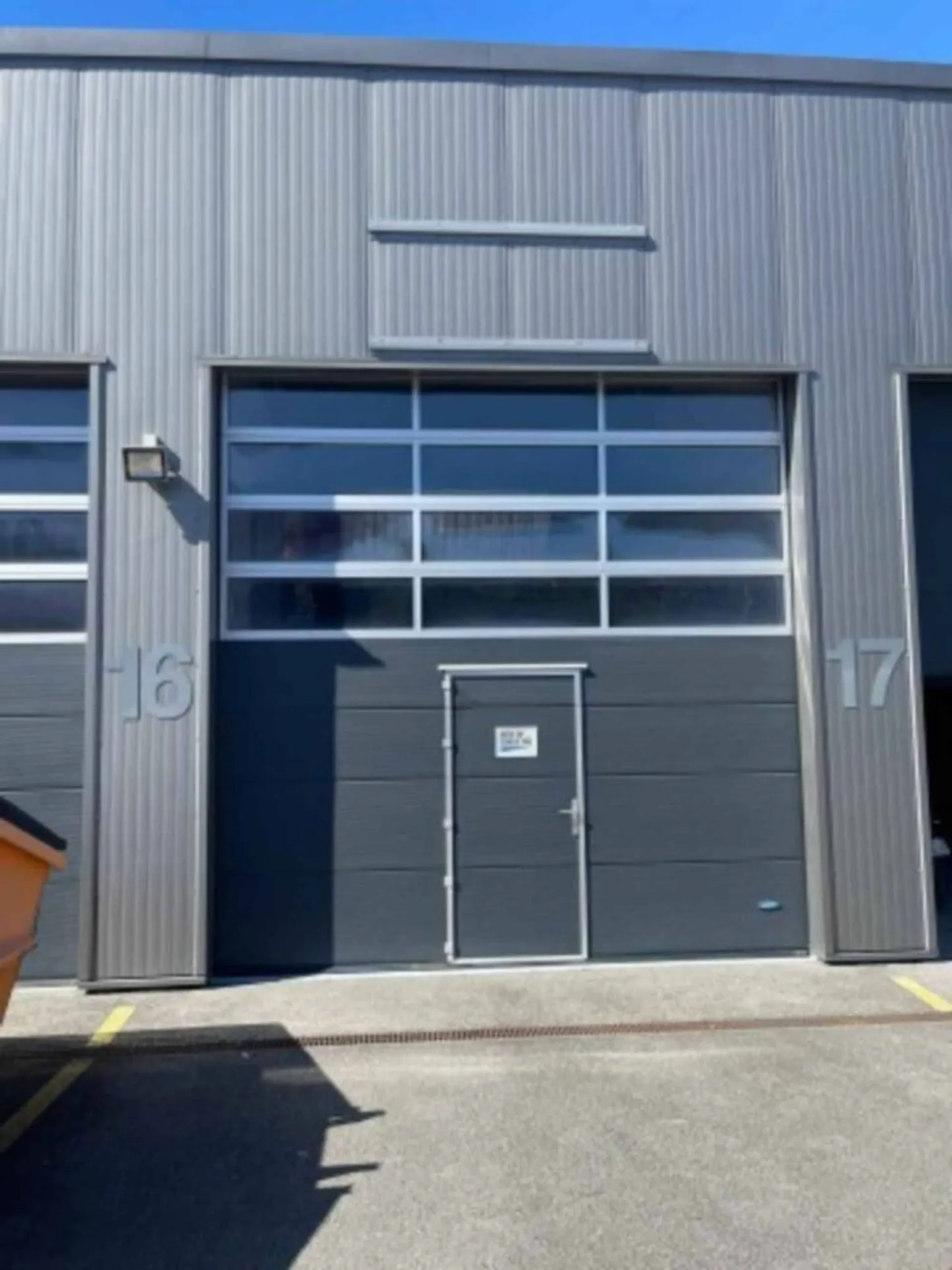 Garage for rent - Photo 2 of 2