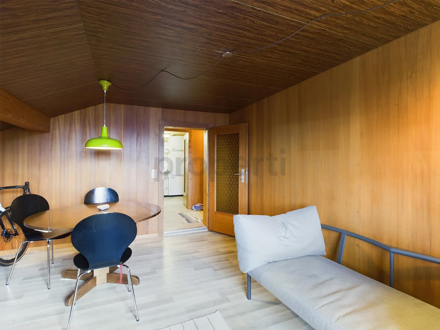 Furnished 2-room attic apartment with magnificent mountain view in Andiast - Photo 2 of 9