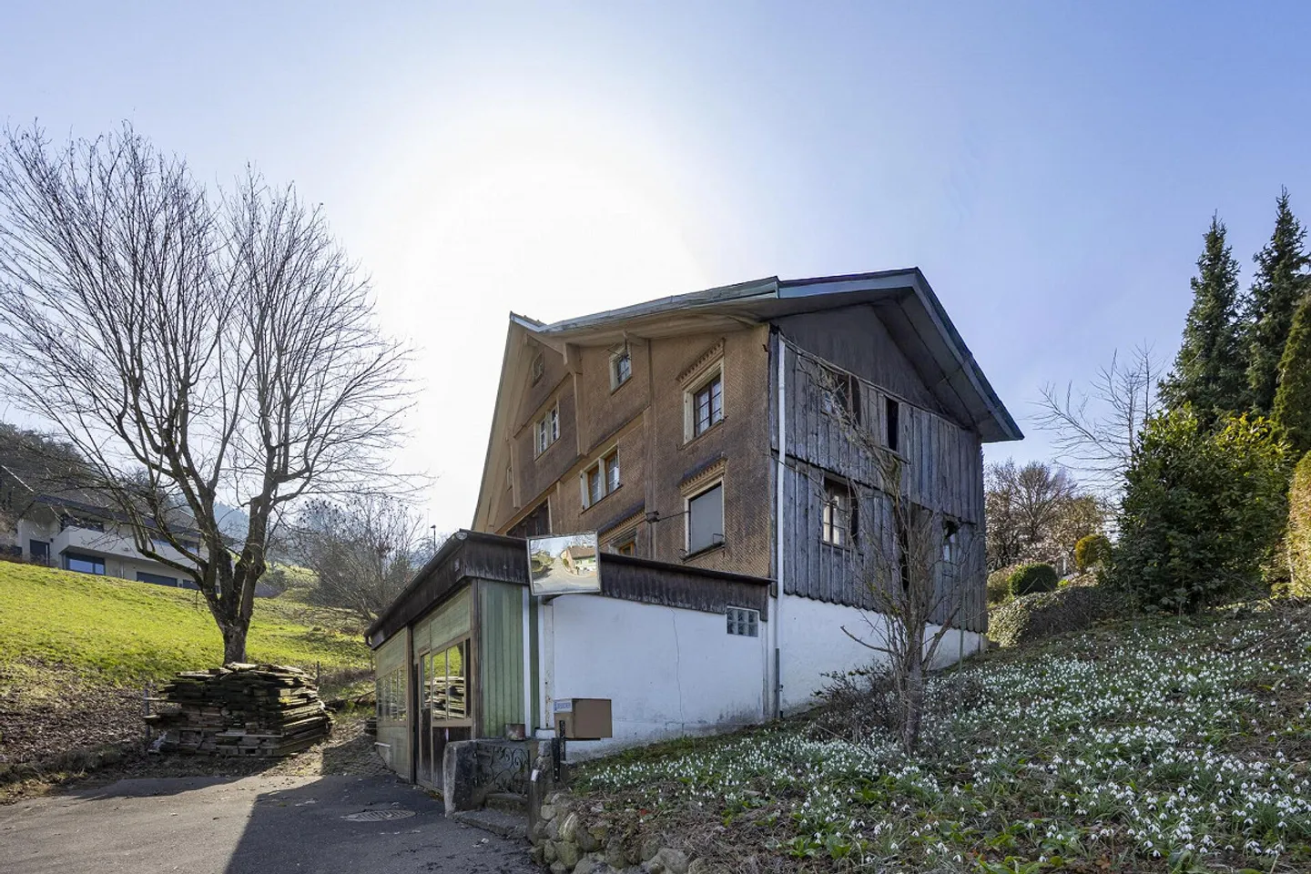 Double Family House - Photo 2 of 8