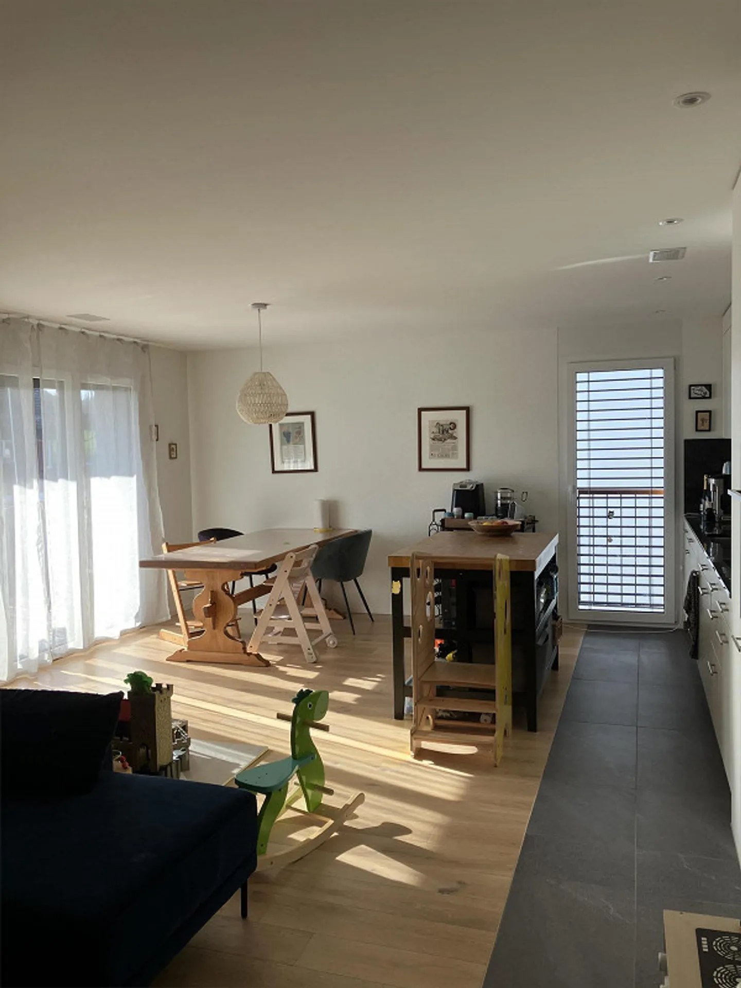 4.5 Room Family Apartment with Balcony in Hedingen - Photo 4 of 15