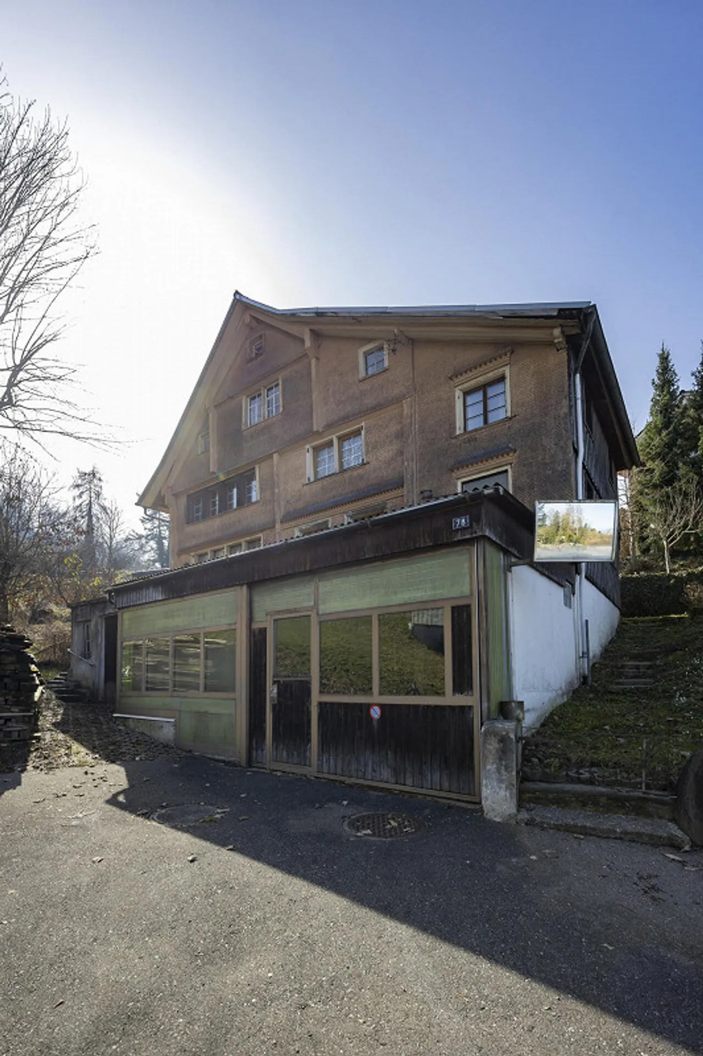 Double Family House - Photo 4 of 8