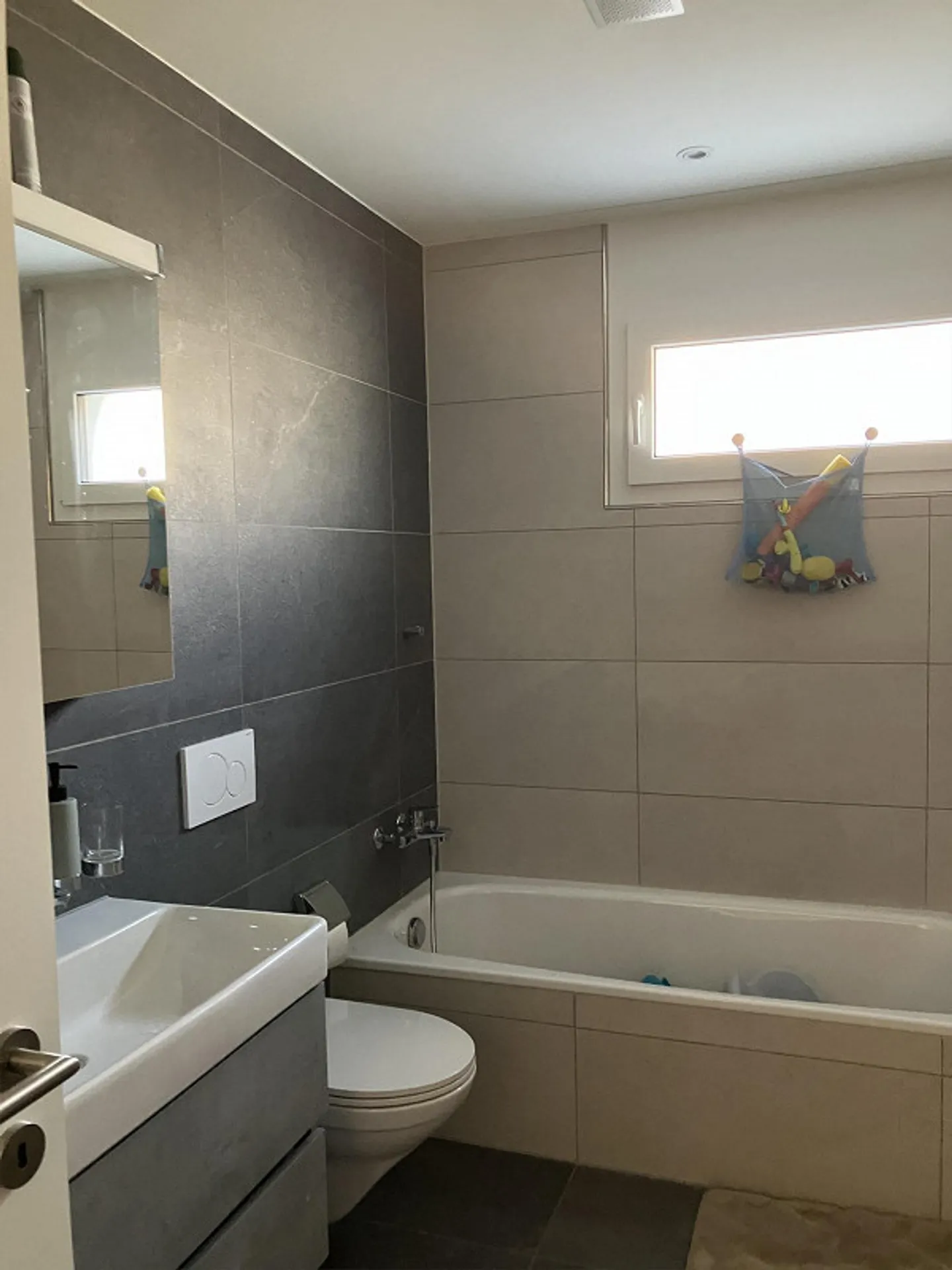 4.5 Room Family Apartment with Balcony in Hedingen - Photo 6 of 15