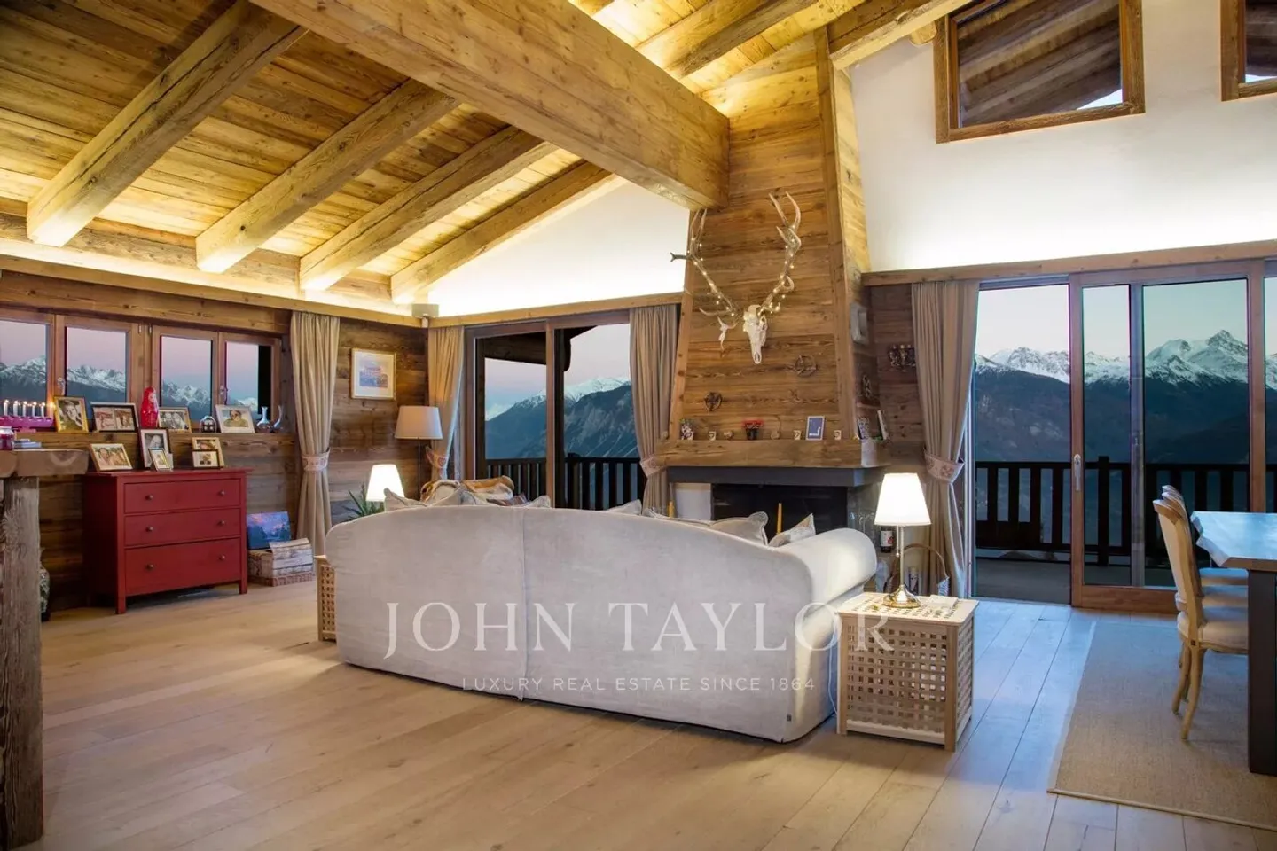 Location quinzaine, mois ou saison: Penthouse 4.5P - Photo 2 sur 8