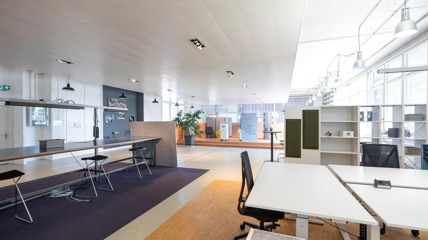 YOUR NEW COMMERCIAL SPACE CENTRAL WITH A VIEW! - Photo 11 of 11