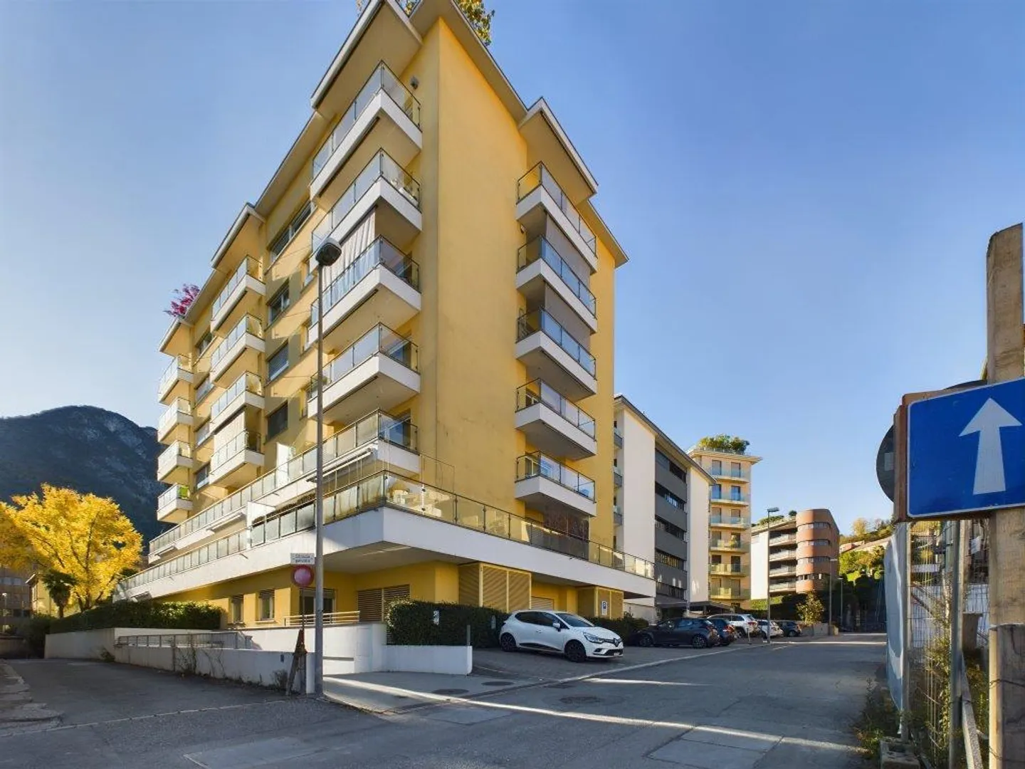 Elegante 3,5-Zimmer-Wohnung mit Garage in Lugano - Foto 3 von 6