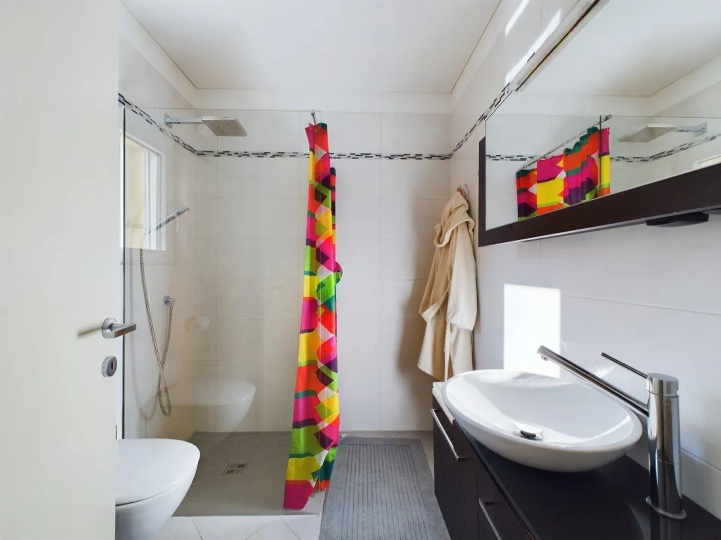 Elegante 3,5-Zimmer-Wohnung mit Garage in Lugano - Foto 4 von 6