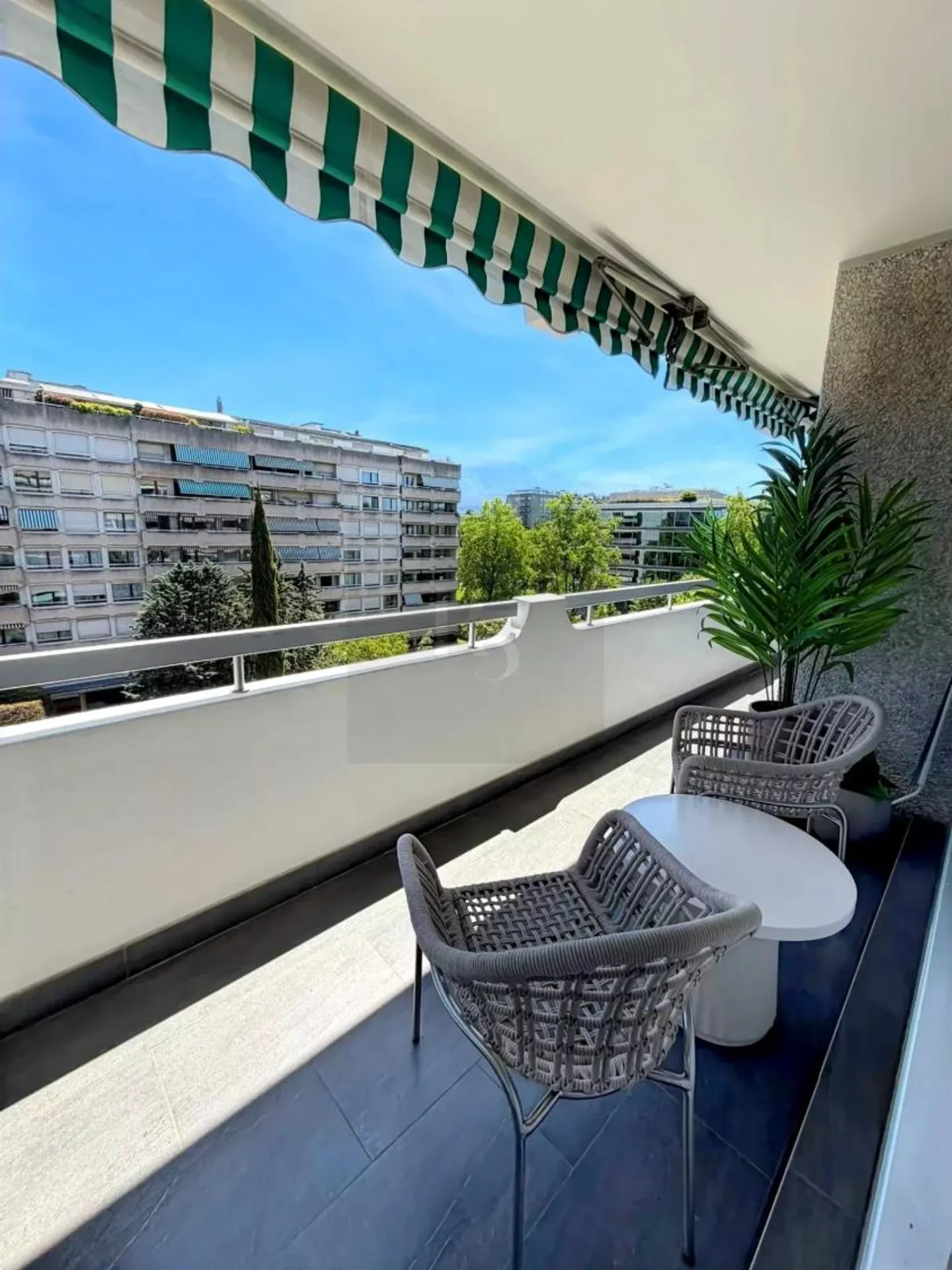 Appartement spacieux à Florissant - Photo 5 sur 11