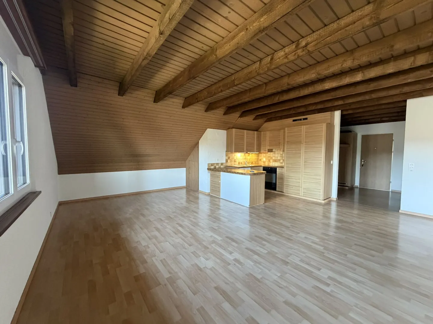 Grand appartement de 4,5 pièces pour 5-15 mois - Photo 4 sur 15