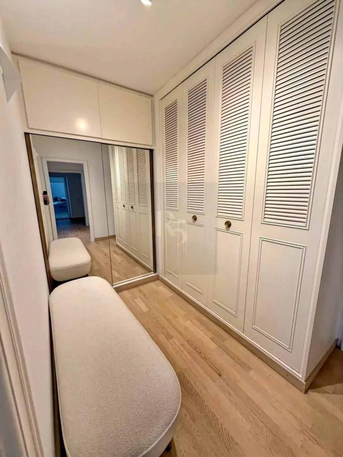 Appartement spacieux à Florissant - Photo 6 sur 11