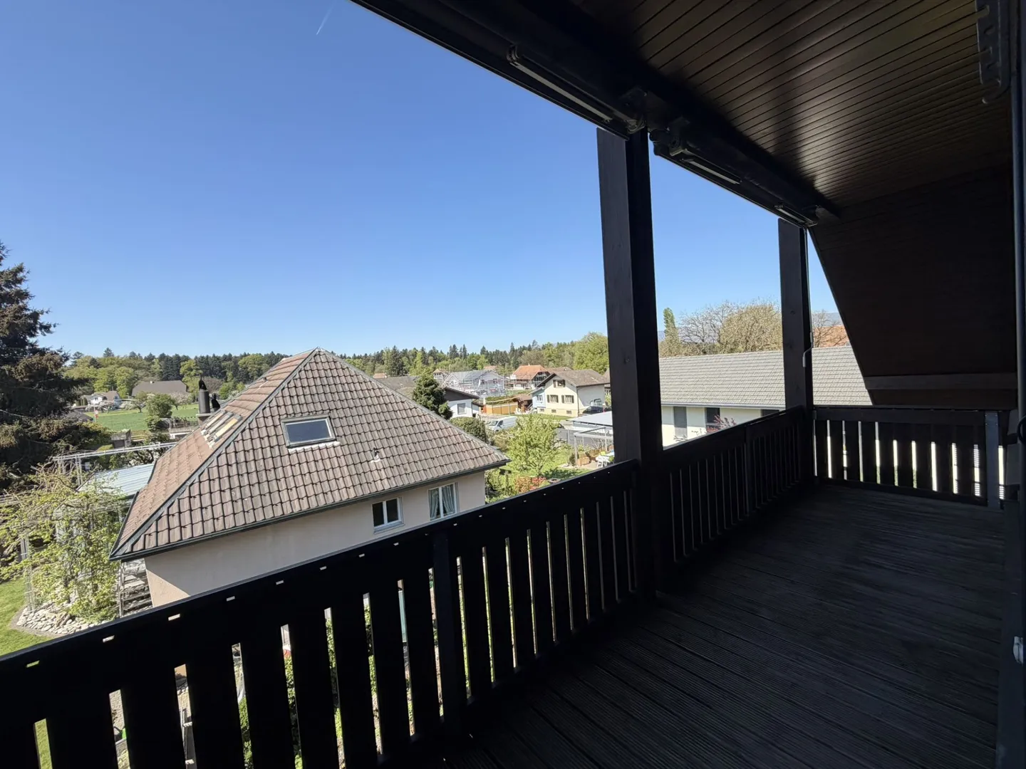 Grand appartement de 4,5 pièces pour 5-15 mois - Photo 3 sur 15