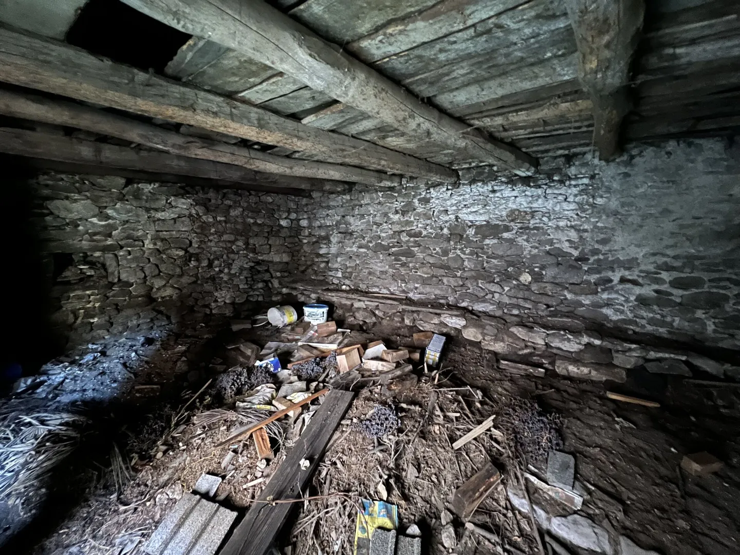 Casa rustica da ristrutturare - Foto 5 di 6