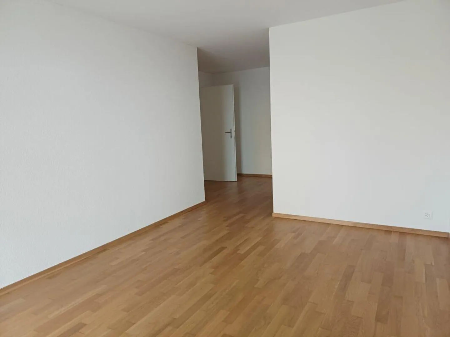 Modernes Apartment mit grosszügigem Balkon - Foto 6 von 9