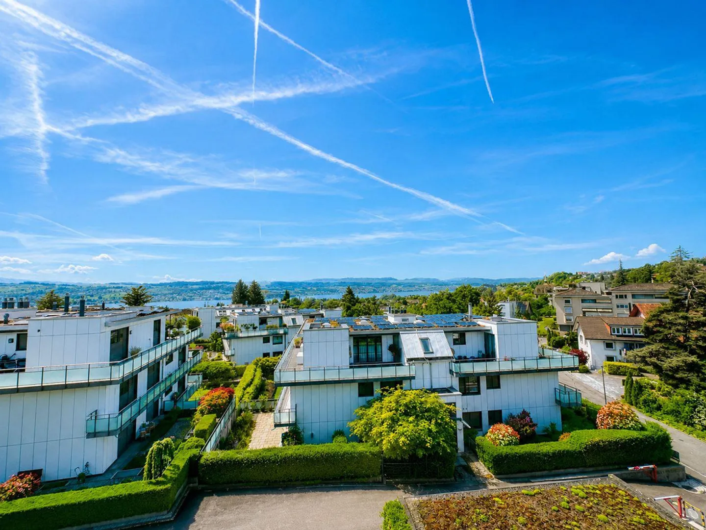 Panorama puro: elegante attico con vista sul lago e sulle montagne - Foto 3 di 9