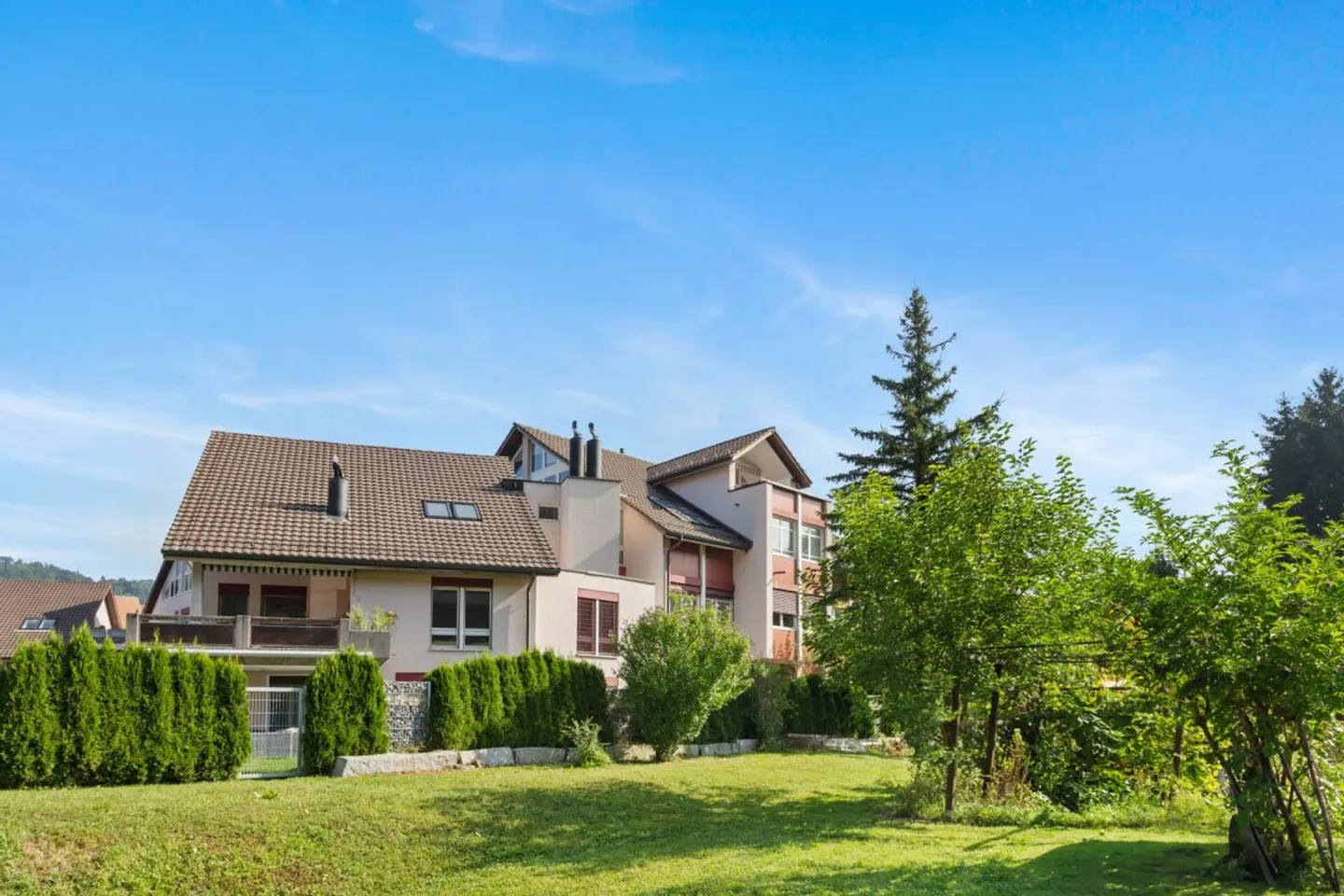 Grosszügige 5 ½-Zi.-Maisonettewohnung mit gemütlicher Loggia und Blick ins Grüne! - Photo 12 of 13