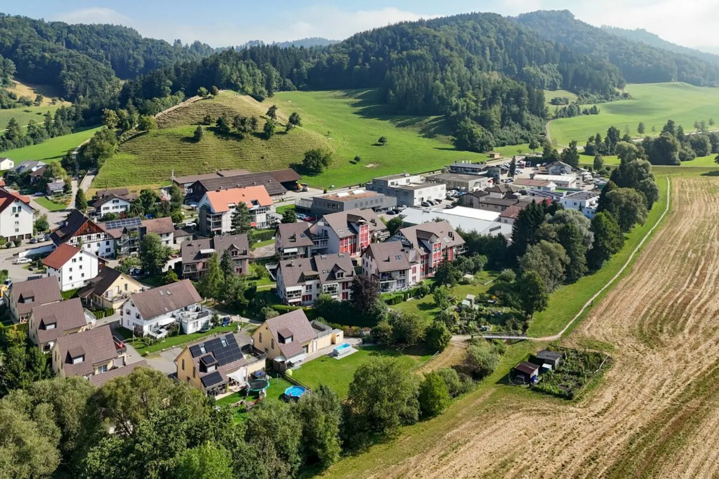 Grosszügige 5 ½-Zi.-Maisonettewohnung mit gemütlicher Loggia und Blick ins Grüne! - Photo 13 of 13