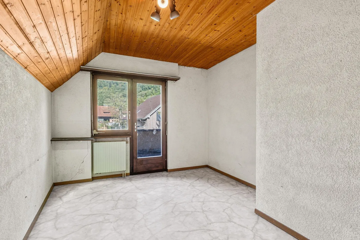 Charming Single-Family Home with Apartment in Büren - Photo 14 of 21