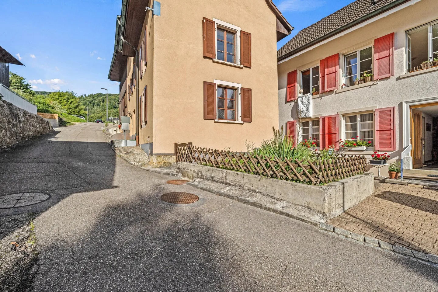 Charming Single-Family Home with Apartment in Büren - Photo 18 of 21