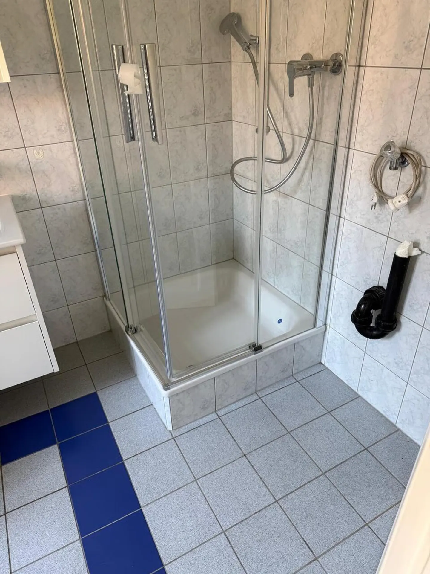 Muralto-Locarno, 3 minutes from the FFS station, spacious 4.5-room apartment for rent - Photo 8 of 9