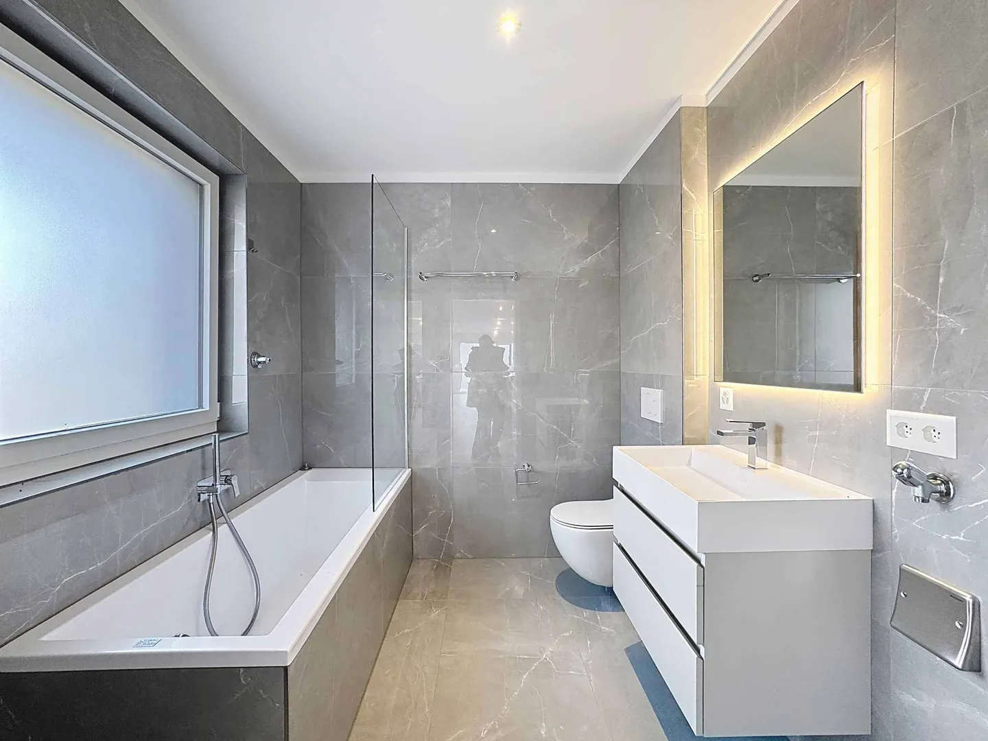 Appartement quatre pièces avec vue sur la montagne et beaucoup de lumière - Photo 7 sur 13