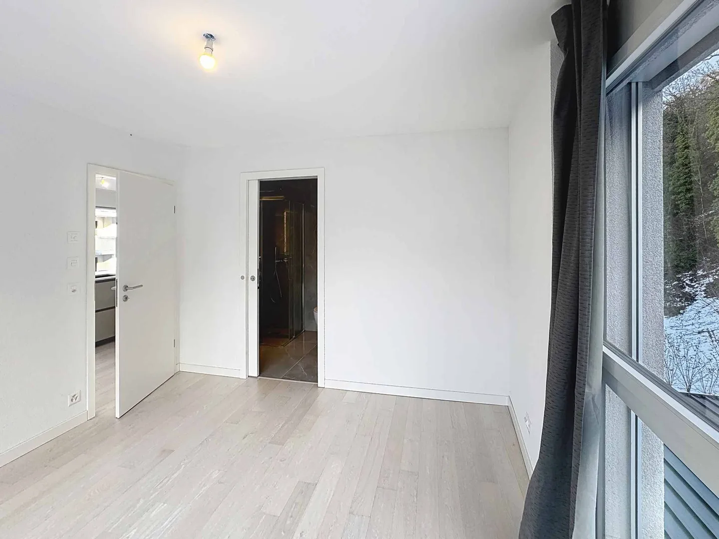 Appartement quatre pièces avec vue sur la montagne et beaucoup de lumière - Photo 10 sur 13