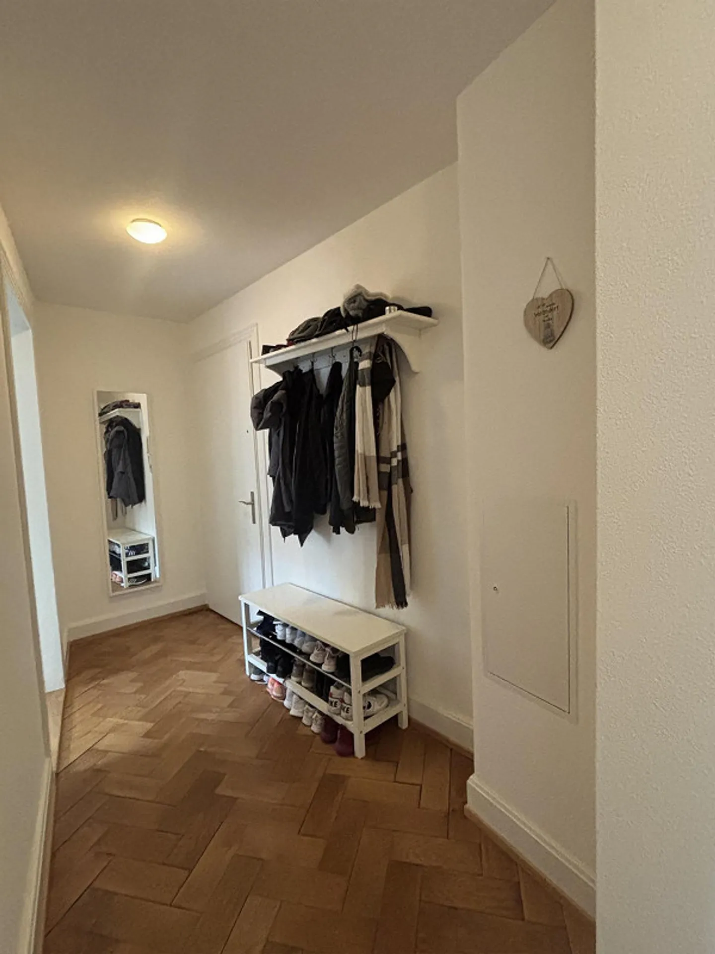 Furnished, charming 3-room apartment in an excellent location - Photo 12 of 13