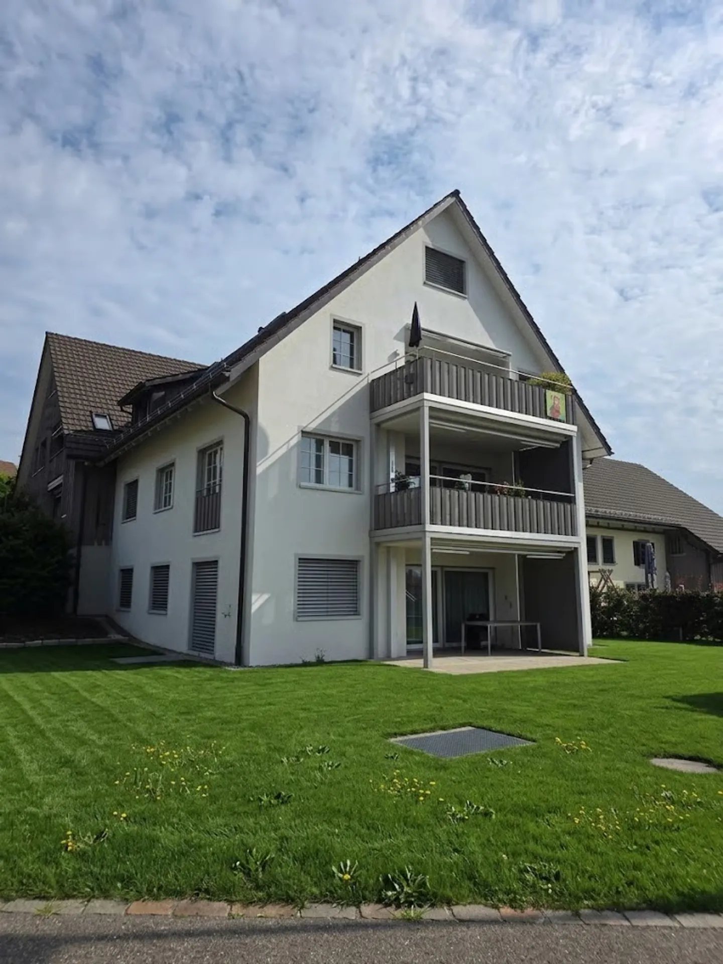 Modern 4.5-room maisonette apartment in Wil ZH - Photo 1 of 12