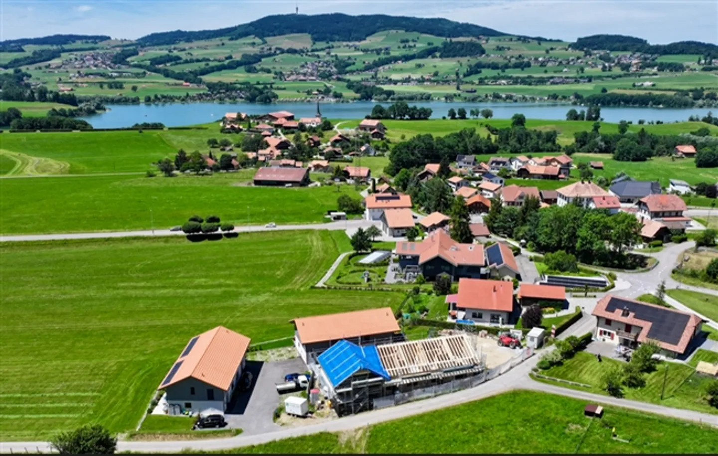 3 adjacent villas in the heart of the Greyerzerland in Hauteville - Photo 1 of 9