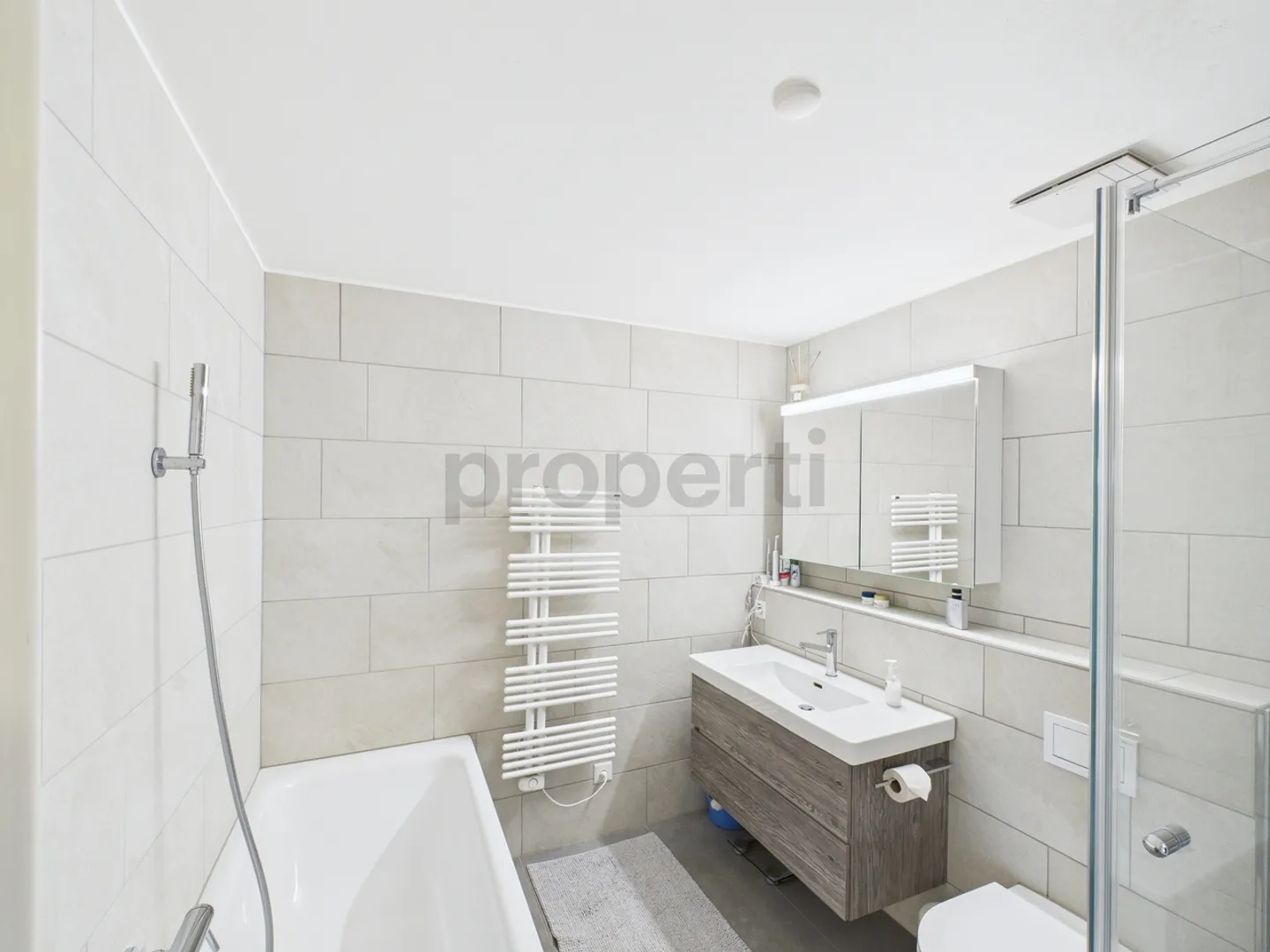 Esclusiva casa a schiera di 5,5 stanze con vista a Ramlinsburg da ottobre 2025 a settembre 2026 - 12 mesi limitati - Foto 9 di 13