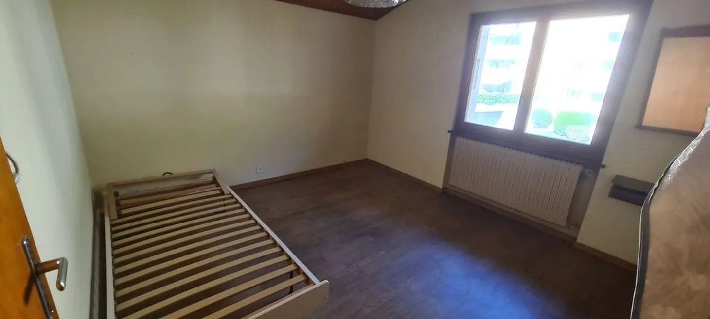 „Fully, Schönes Einfamilienhaus 5,5 Zimmer zu renovieren + Keller“ - Foto 7 von 10