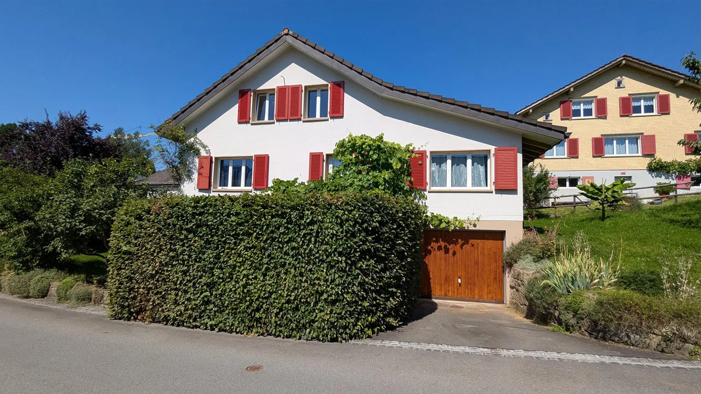 Casa unifamiliare 4 1/2 locali a Ebnat-Kappel dal 01.04.2026 - Foto 1 di 24