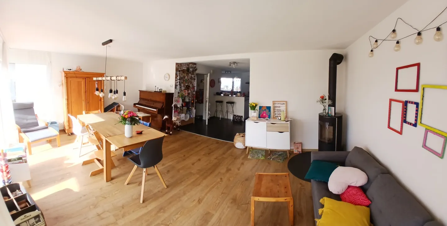 Duplex spazioso con giardino - Foto 3 di 9