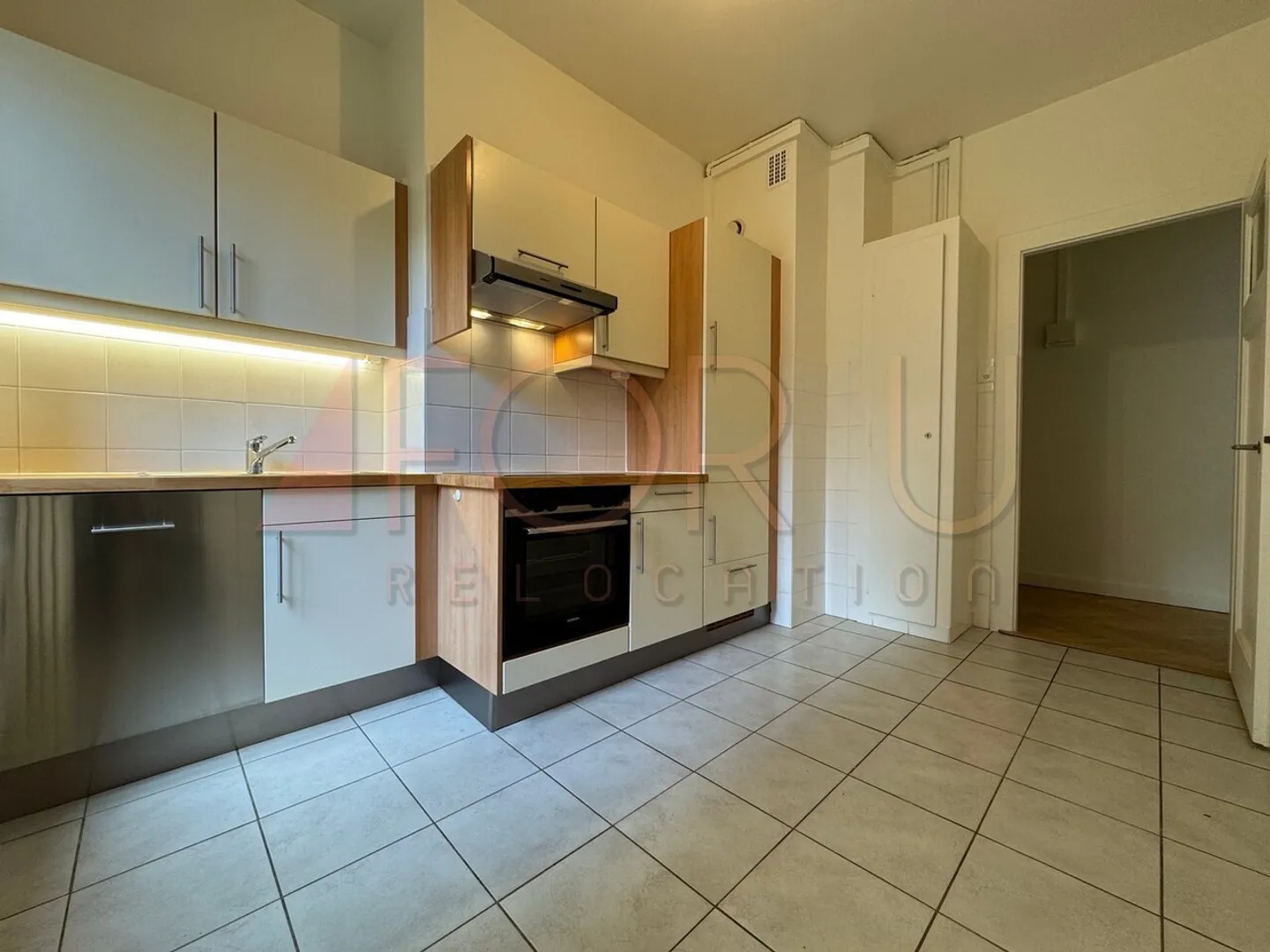 Sehr schönes 4-Zimmer-Apartment mit 2 Balkonen und ruhig in Malagnou - Foto 4 von 12