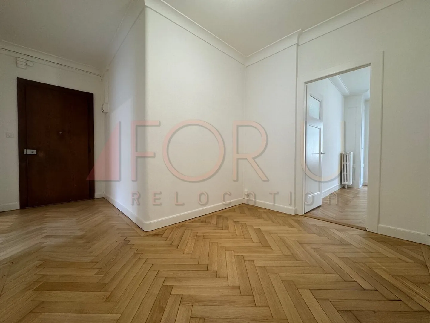 Sehr schönes 4-Zimmer-Apartment mit 2 Balkonen und ruhig in Malagnou - Foto 8 von 12