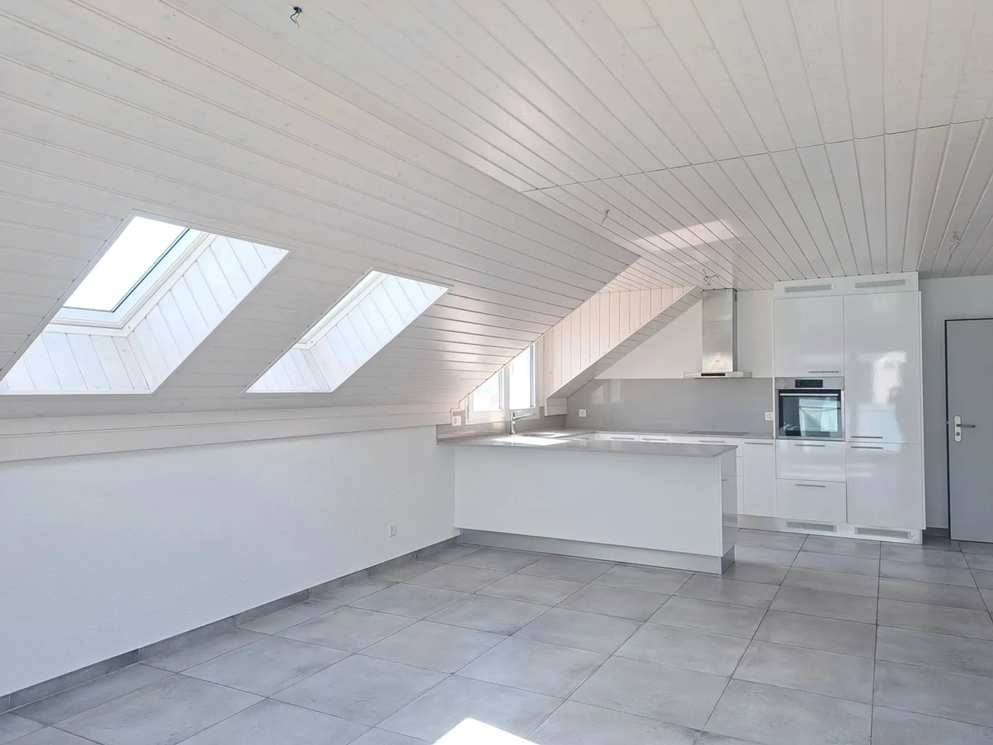 COLLÈGE 22, Appartement de 3.5 pièces aux combles  - Photo 1 sur 9