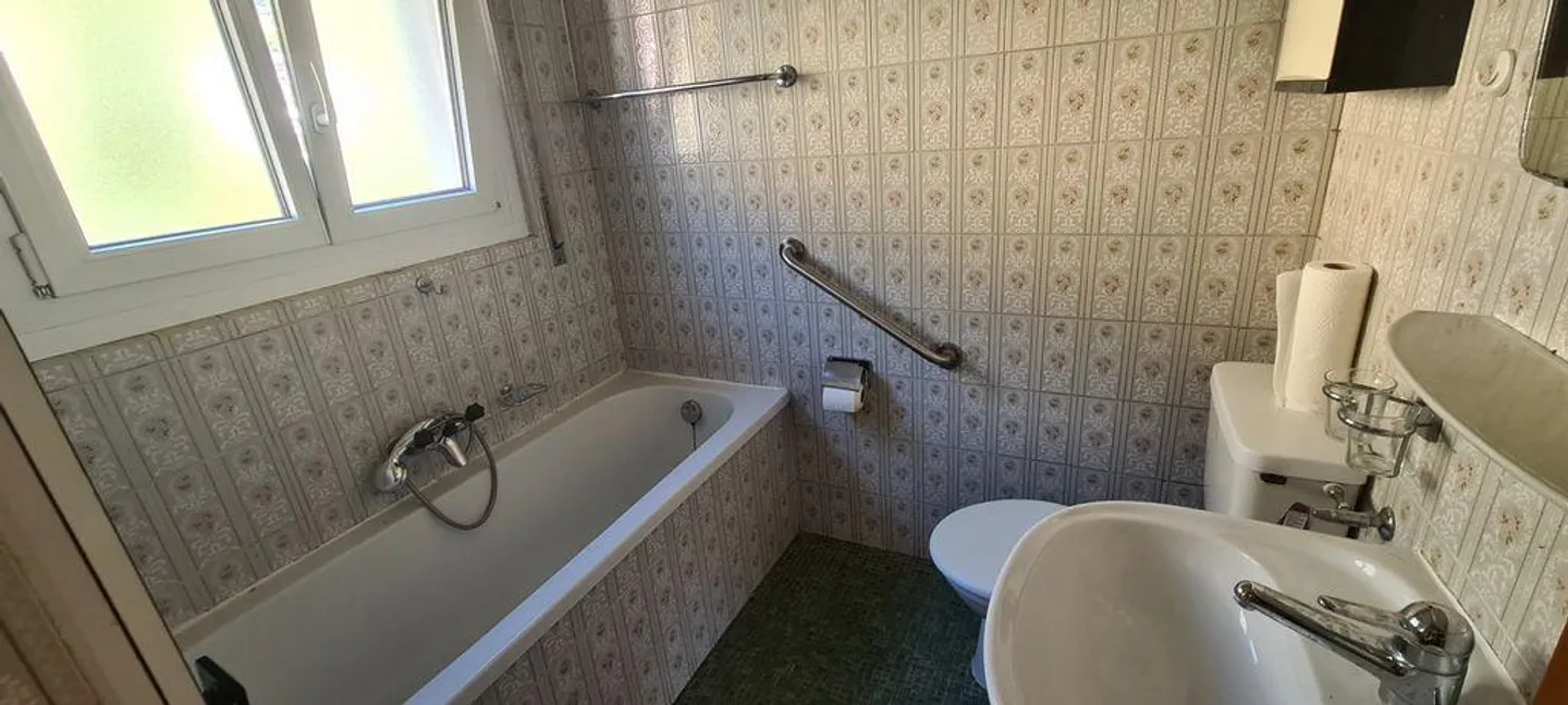 „Fully, Schönes Einfamilienhaus 5,5 Zimmer zu renovieren + Keller“ - Foto 8 von 10