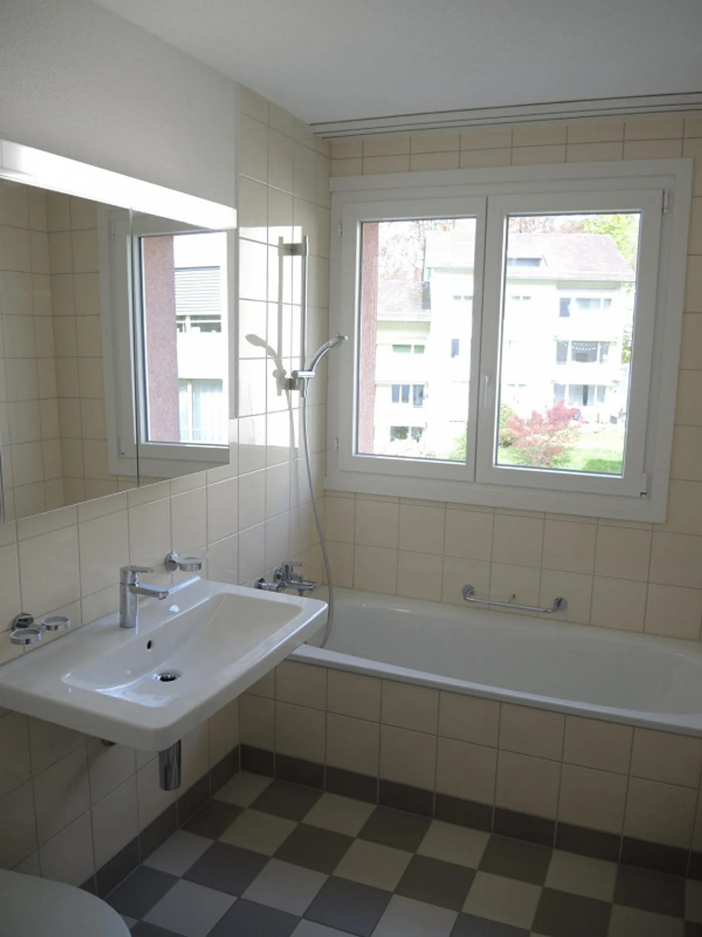 5 Zimmerwohnung - an ruhiger Lage zu vermieten - Foto 3 di 6