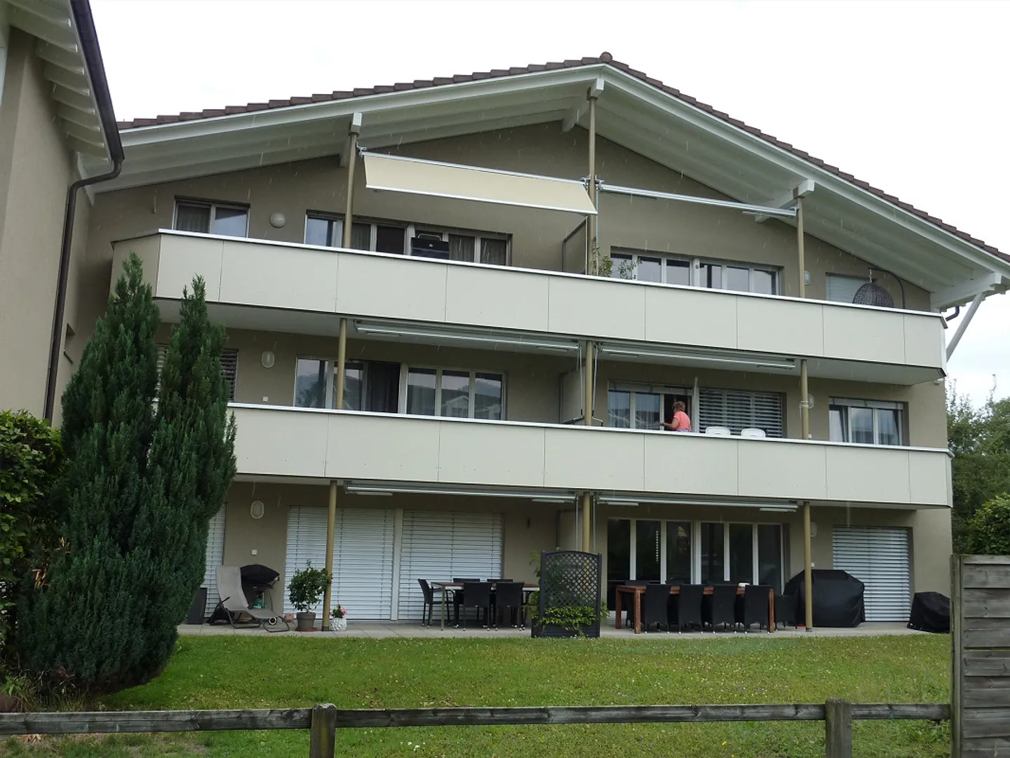Appartement attrayant de 3,5 pièces - proche du centre - calme! - Photo 2 sur 22