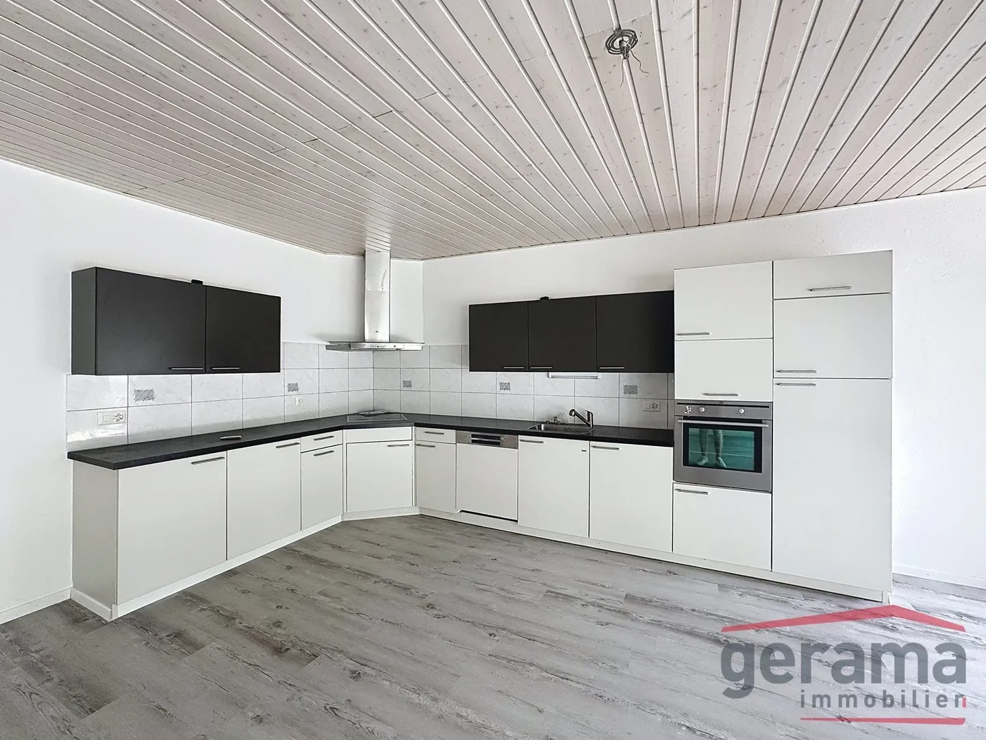 4.5-room apartment on the ground floor - Photo 1 of 6
