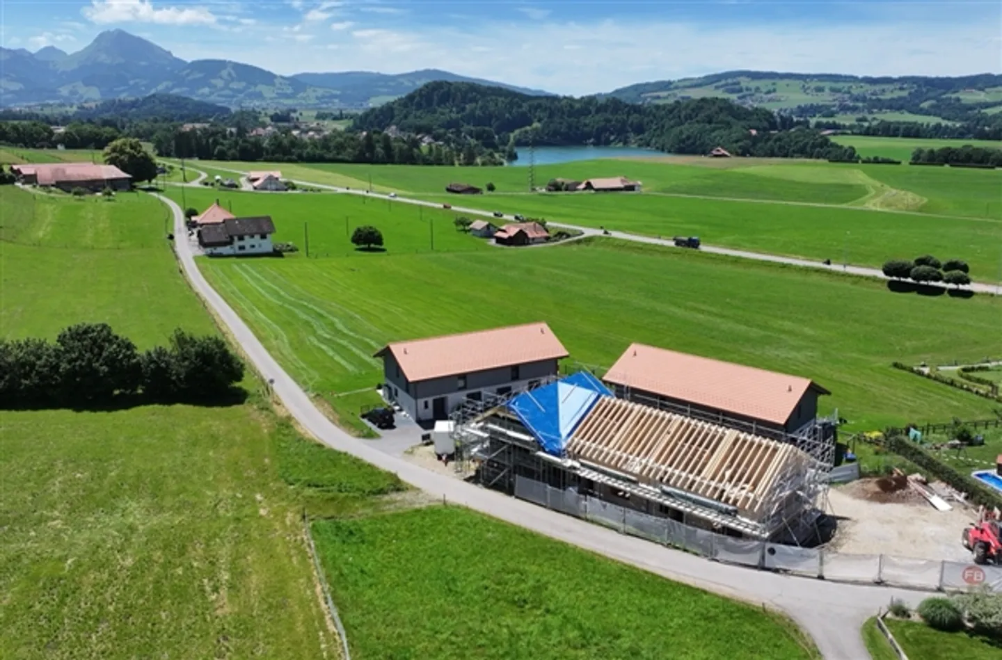 3 adjacent villas in the heart of the Greyerzerland in Hauteville - Photo 4 of 9