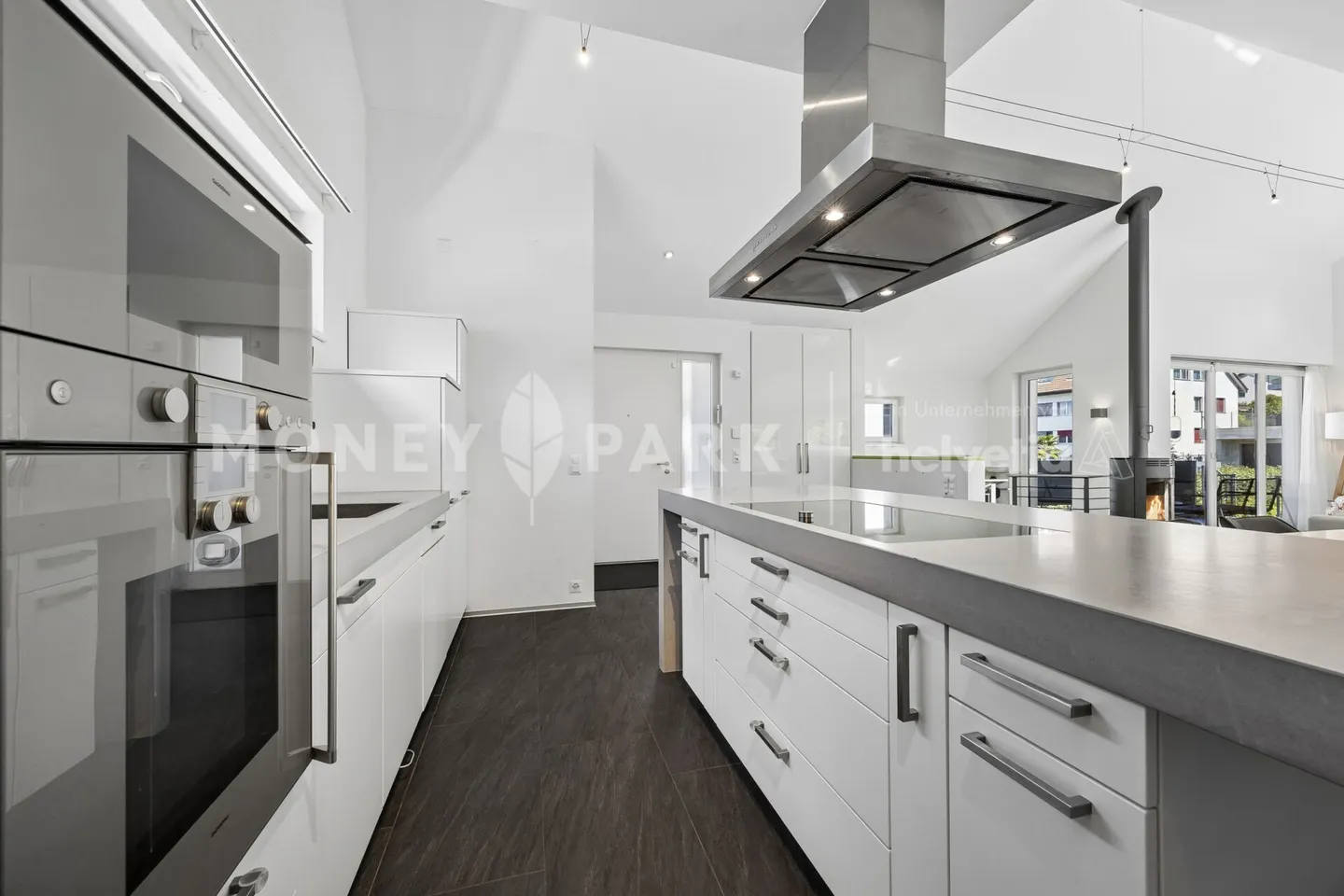 Architektonisches Highlight mit Pool - Foto 4 von 13