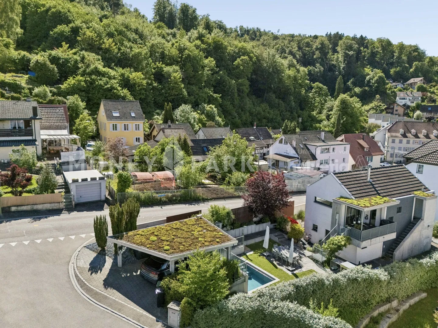 Architektonisches Highlight mit Pool - Foto 1 von 13