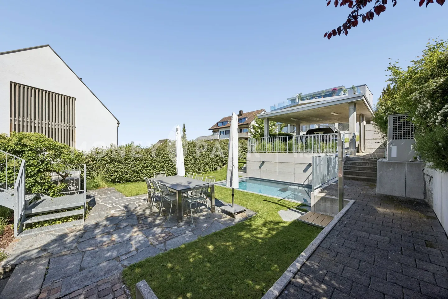 Architektonisches Highlight mit Pool - Foto 10 von 13