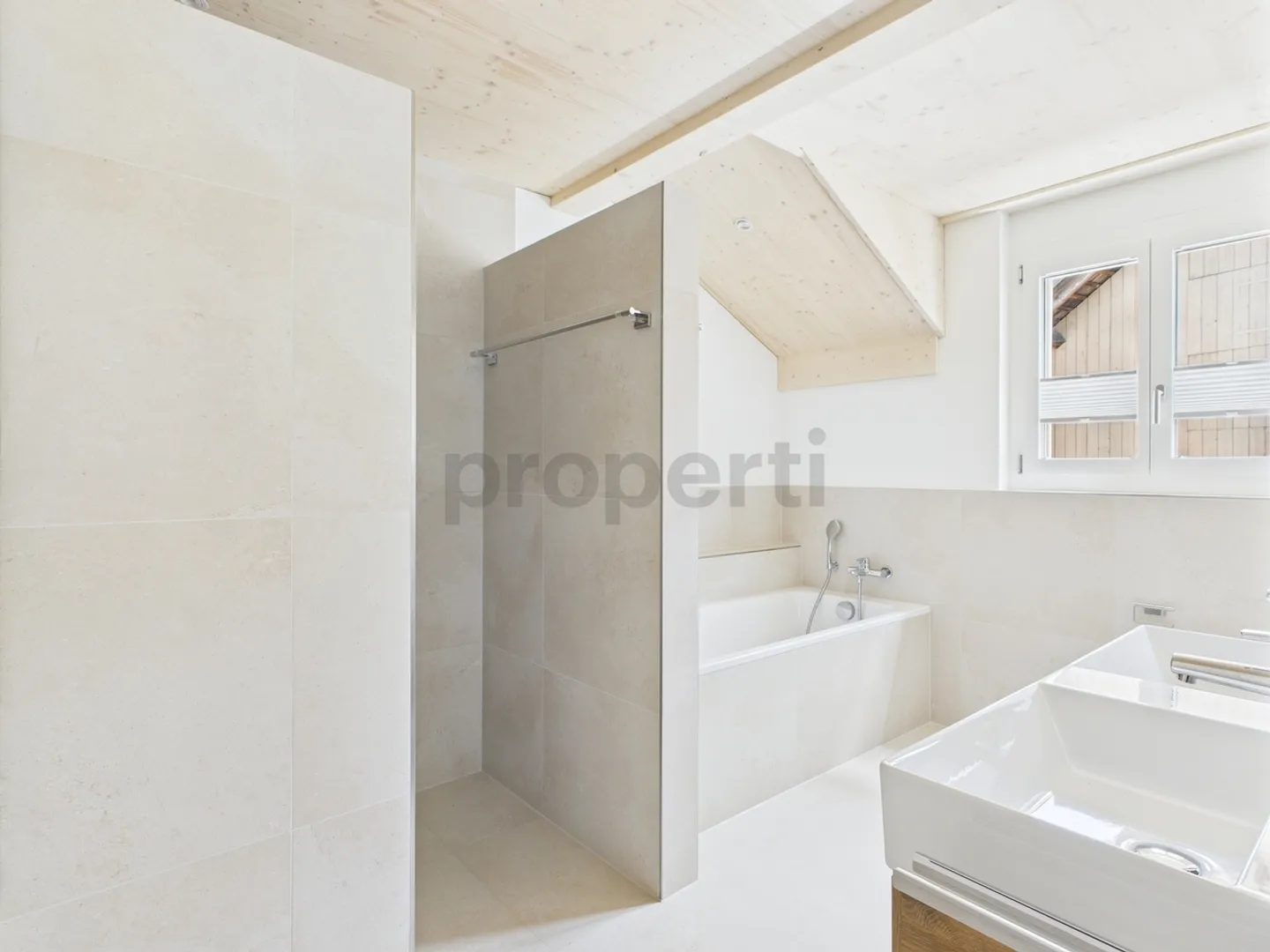 Traumhafte Dachwohnung in Hasle, Kanton LU - Modernes Wohnen mit einzigartigem Charme - Foto 9 von 12